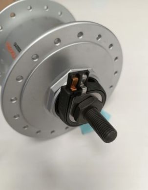 Динамо втулка Shimano Nexus DH-C3000-2N 6V / 3W 36 шприх, серебристый